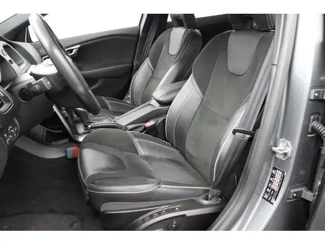 Volvo V40 1.5 T3 R-Design 2019 Benzine 7