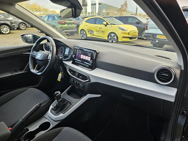 SEAT Arona 1.0 TSI Style 2023 Benzine 8