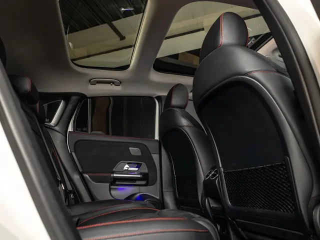 Mercedes-Benz EQA 250 AMG Line 67 kWh 2021 Elektrisch 15