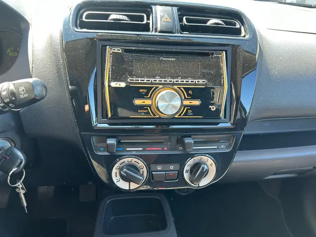Mitsubishi Space Star 1.0 Inform 2013 Benzine 9