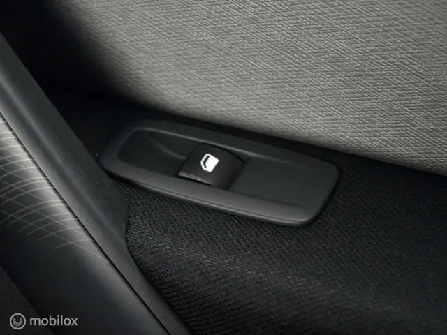 Citroën C4 Picasso 1.2 PureTech Intensive 2016 Benzine 28