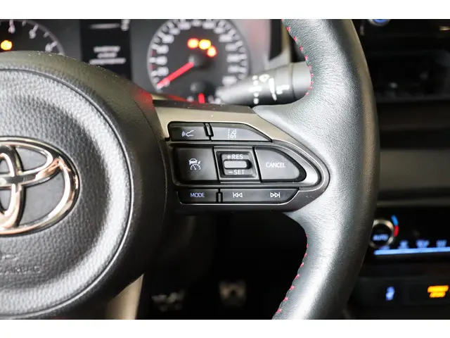 Toyota Yaris 1.6 GR Premium, 1ste eigenaar 2022 Benzine 31