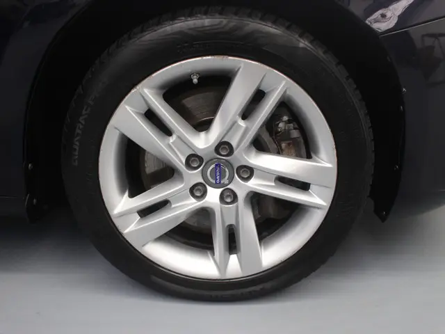 Volvo V60 2.4 D6 Twin Engine Summum 2015 Hybride Diesel 28