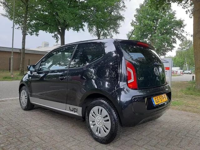 Volkswagen up! 3