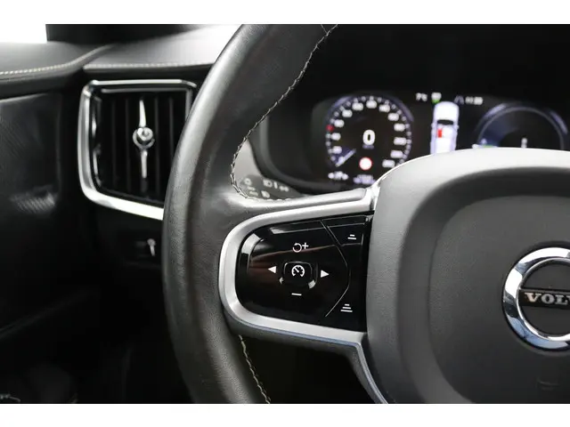 Volvo V90 2.0 T8 AWD R-Design 2021 Hybride Benzine 28