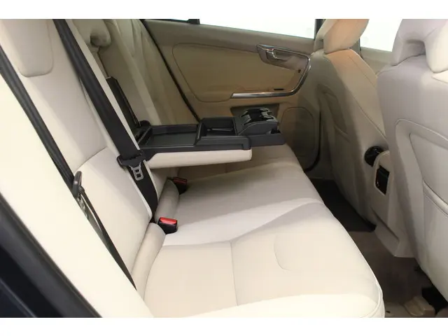 Volvo V60 T4 Kinetic Automaat 2013 Benzine 9