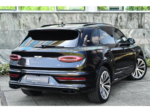 Bentley Bentayga 3
