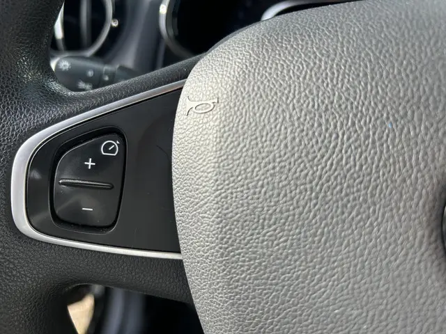 Renault Clio Estate 0.9 TCe Limited 2018 Benzine 14