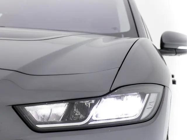 Jaguar I-PACE EV400 S 90 kWh AWD 2018 Elektrisch 24