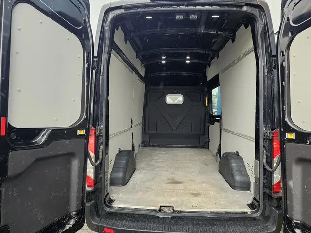 Ford Transit 350 2.0 TDCI L3H3 Limited 2020 Diesel 10