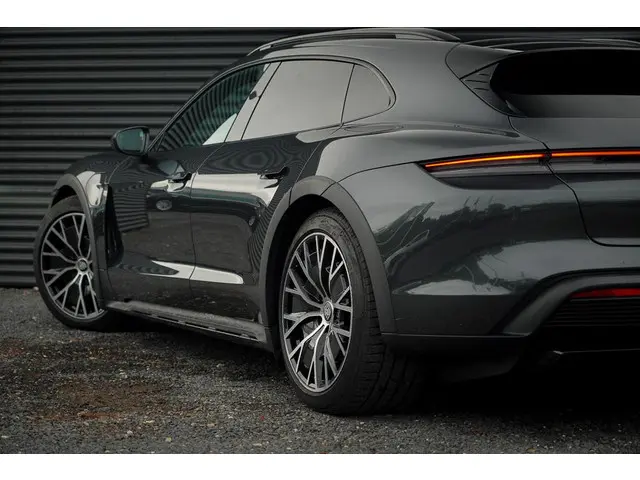 Porsche Taycan Cross Turismo 4 93 kWh 2021 Elektrisch 63