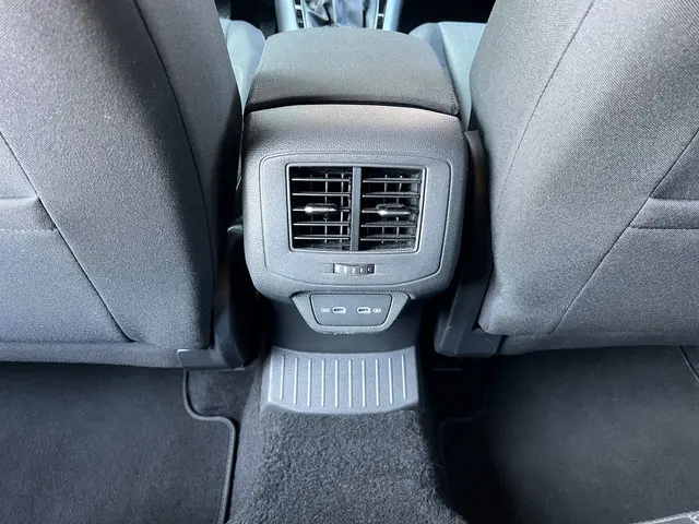 Volkswagen T-Roc 1.5 TSI Life Business 2024 Benzine 15