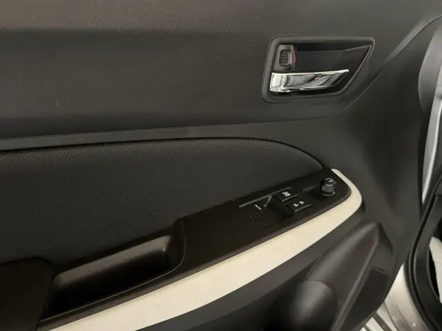 Suzuki Swift 1.2 Select Smart Hybrid 2021 Benzine 18