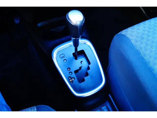 Toyota Yaris 1.3 VVT-i Aspiration 2015 Benzine 19