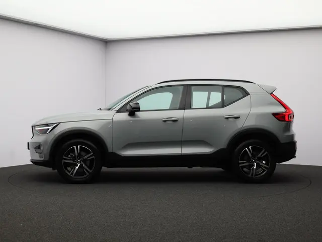 Volvo XC40 2.0 B4 Plus Dark 2024 Benzine 4