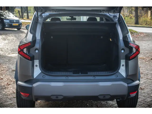 Dacia Duster extreme hybrid 140 2024 Hybride Benzine 11