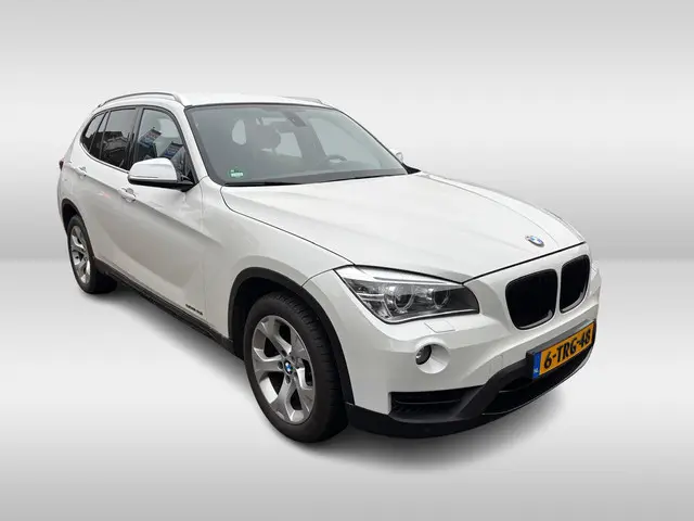 BMW X1 sDrive20i Limited Series 2014 Benzine 4