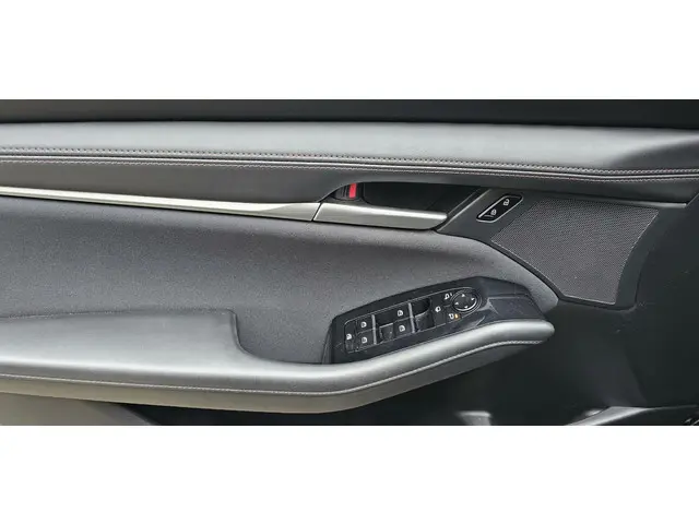 Mazda 3 2.0 e-SkyActiv-G M Hybrid 122 2019 Benzine 26
