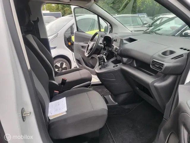 Opel Combo 1.2 PureTech 110 S&S L2 2023 Benzine 8