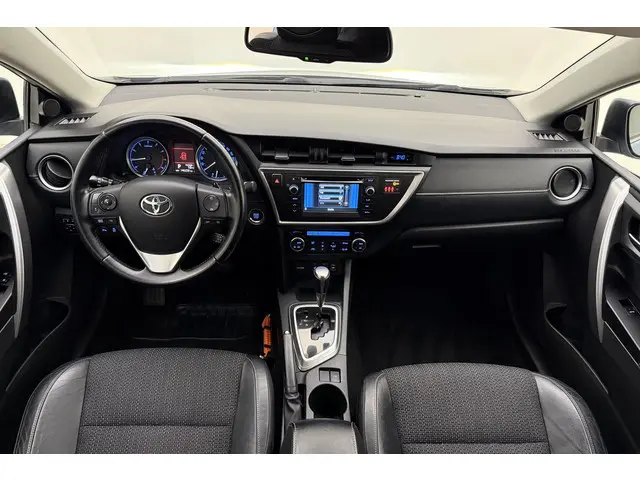 Toyota Auris 1.6 Dynamic 2014 Benzine 32