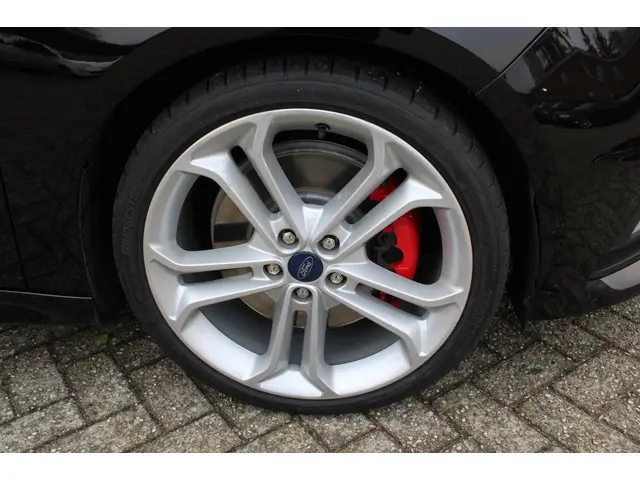 Ford Focus 2.0 ST kleppenuitlaat 2017 Benzine 8