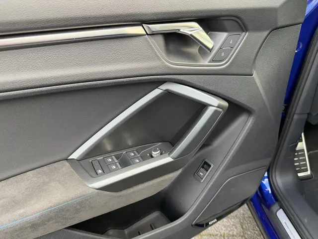 Audi RSQ3 TFSI RS / Panorama/ Full spec 2022 Benzine 19