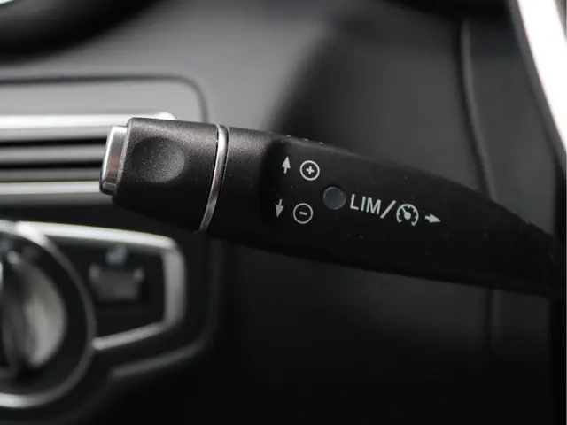 Mercedes-Benz GLC 220 d 4MATIC 2018 Diesel 31