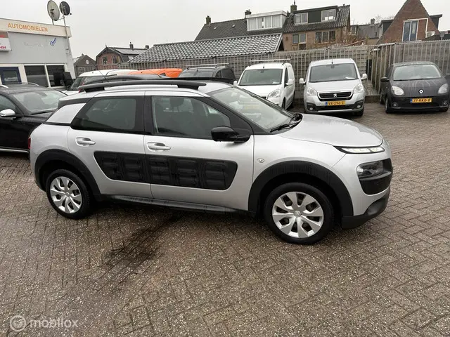 Citroën C4 Cactus 1.2 e-THP Shine 2014 Benzine 10