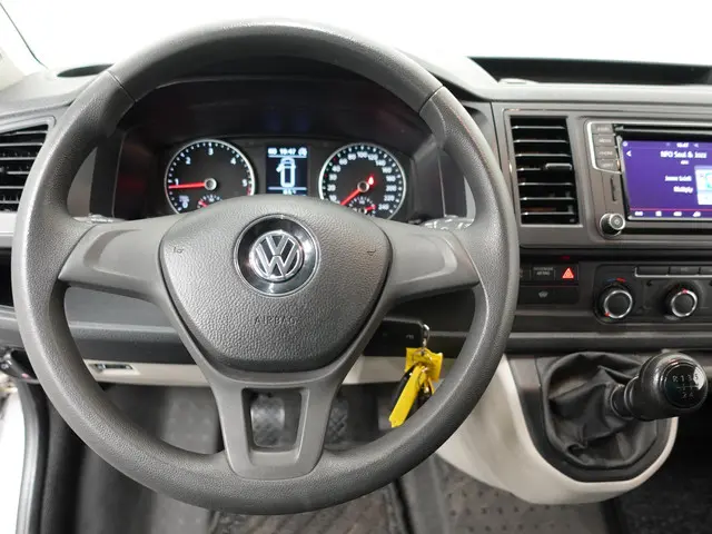 Volkswagen Transporter 102pk L1H1 Highline 2018 Diesel 13