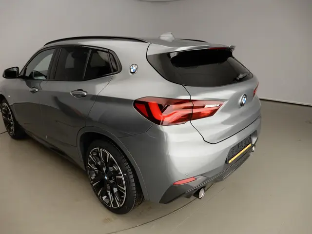 BMW X2 xDrive20i High Executive 2024 Benzine 37