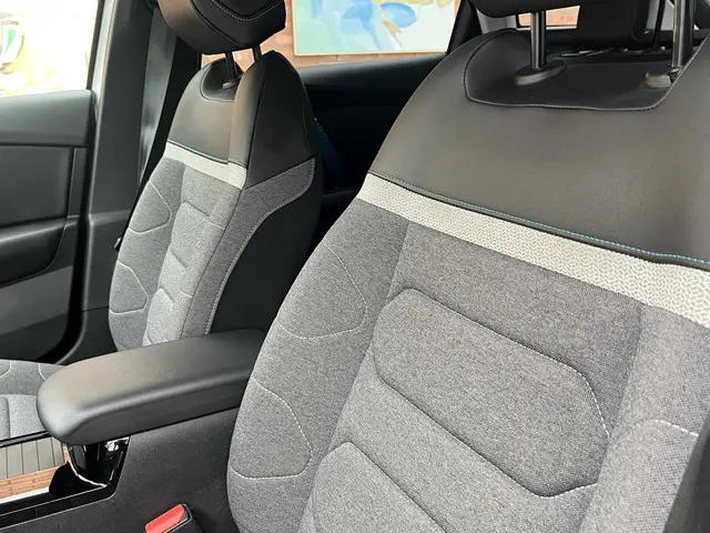 Citroën ë-C4 Feel 50 kWh 2022 Elektrisch 25