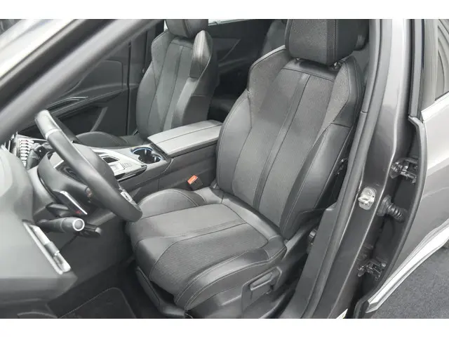 Peugeot 5008 PureTech 130 EAT8 GT-Line 2020 Benzine 27