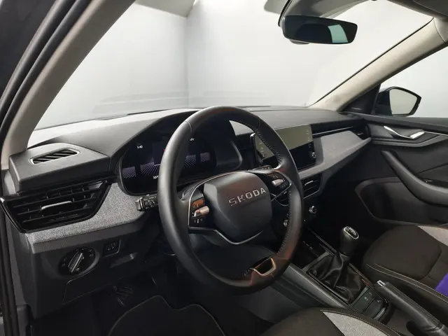 Škoda Kamiq 1.0 TSI Business Edition 2025 Benzine 26