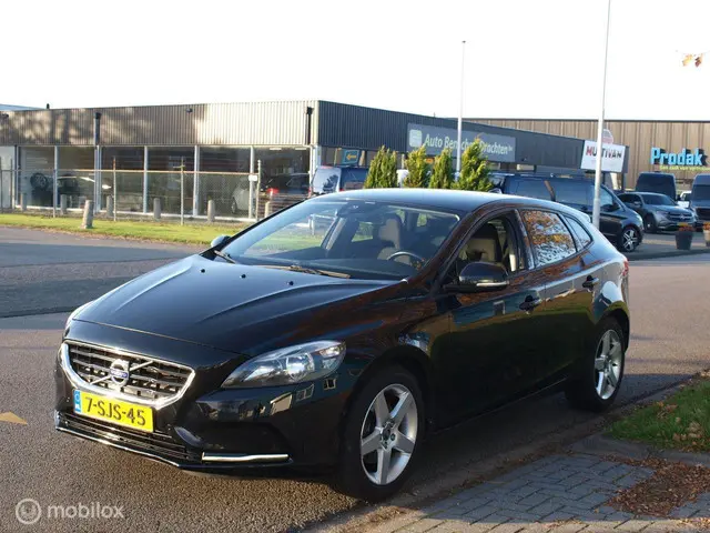 Volvo V40 3