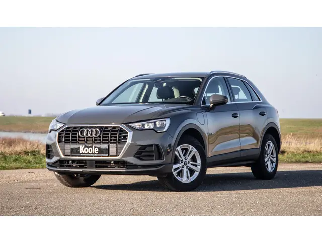 Audi Q3 45 TFSI e edition 2021 Hybride Benzine 45