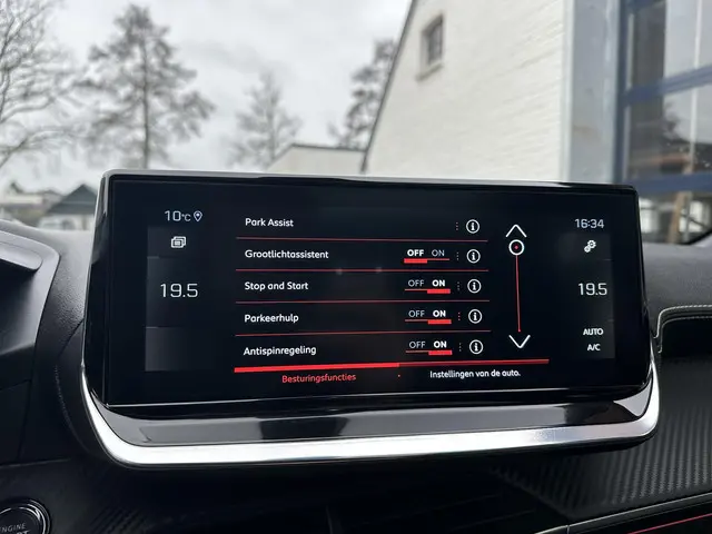 Peugeot 208 1.2 Turbo 100 PK GT Pack 2021 Benzine 23