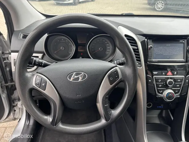 Hyundai i30 1.6 GDI Business Edition 2013 Benzine 10