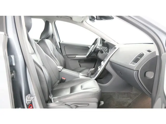 Volvo XC60 2.0 T5 FWD Nordic+ 2016 Benzine 17