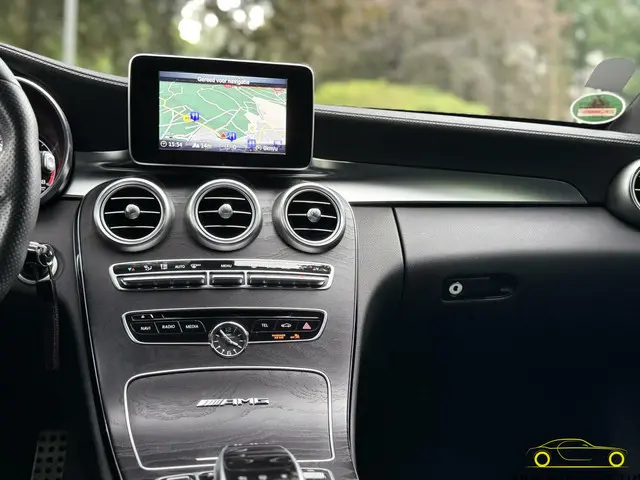 Mercedes-Benz C-Klasse Estate AMG 63 2016 Benzine 19