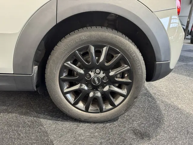 MINI One ONE 100 pk euro 6 5 deurs 2019 Benzine 18