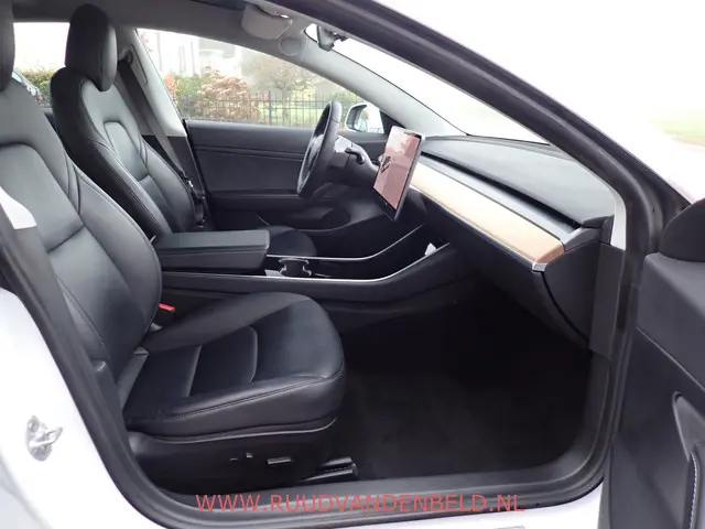 Tesla Model 3 SR+ 2020 Elektrisch 20