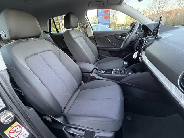 Audi Q2 35 TFSI S Edition 2024 Benzine 19