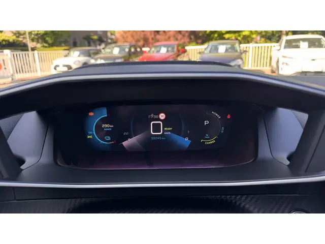 Peugeot e-2008 EV Allure Pack 50 kWh 2022 Elektrisch 23