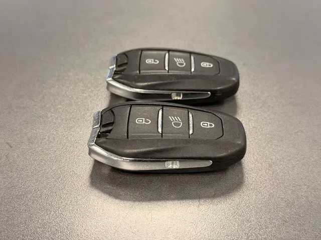 Peugeot 2008 1.2 Blue Lease Allure 2021 Benzine 20