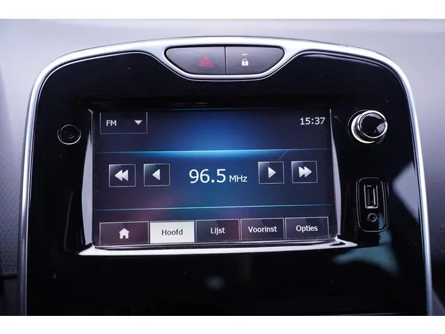 Renault Clio Estate 0.9 TCe Night&Day 2015 Benzine 45