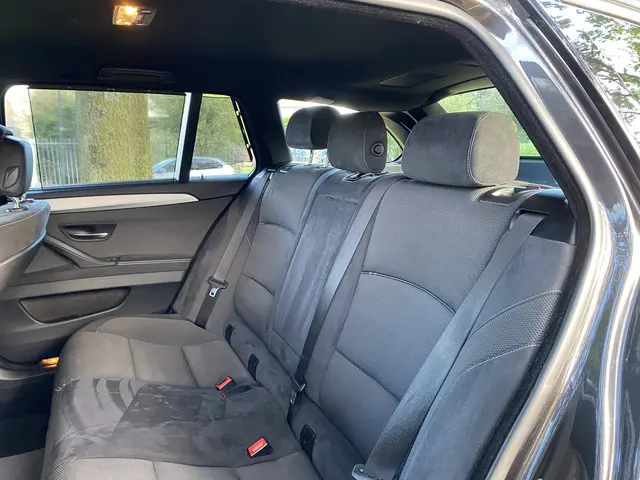 BMW 5 Serie Touring 520i 2013 Benzine 14