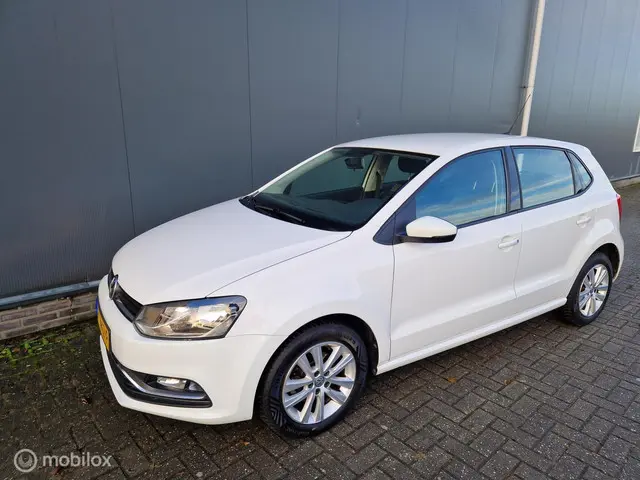 Volkswagen Polo 1.2 TSI Comfortline 2017 Benzine 8