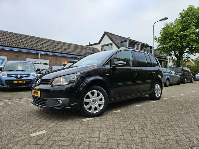 Volkswagen Touran 1.2 TSI Highline Life 2013 Benzine 35
