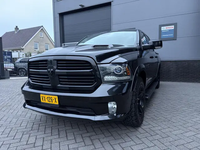 Dodge Ram 1500 5.7 V8 Quad Cab 6'4 2016 Benzine 3
