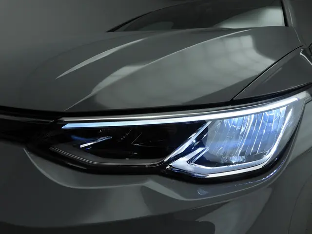 Volkswagen Golf 1.5 eTSI R-Line Business 2024 Benzine 27